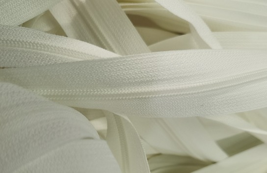 Nylon long chain zipper