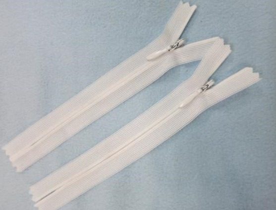 Invisible finished zipper